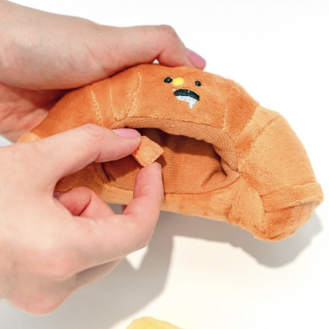 Korean butter croissant hidden food sniffing toy foreign trade pet dog BB barking sound bread plush toy spot