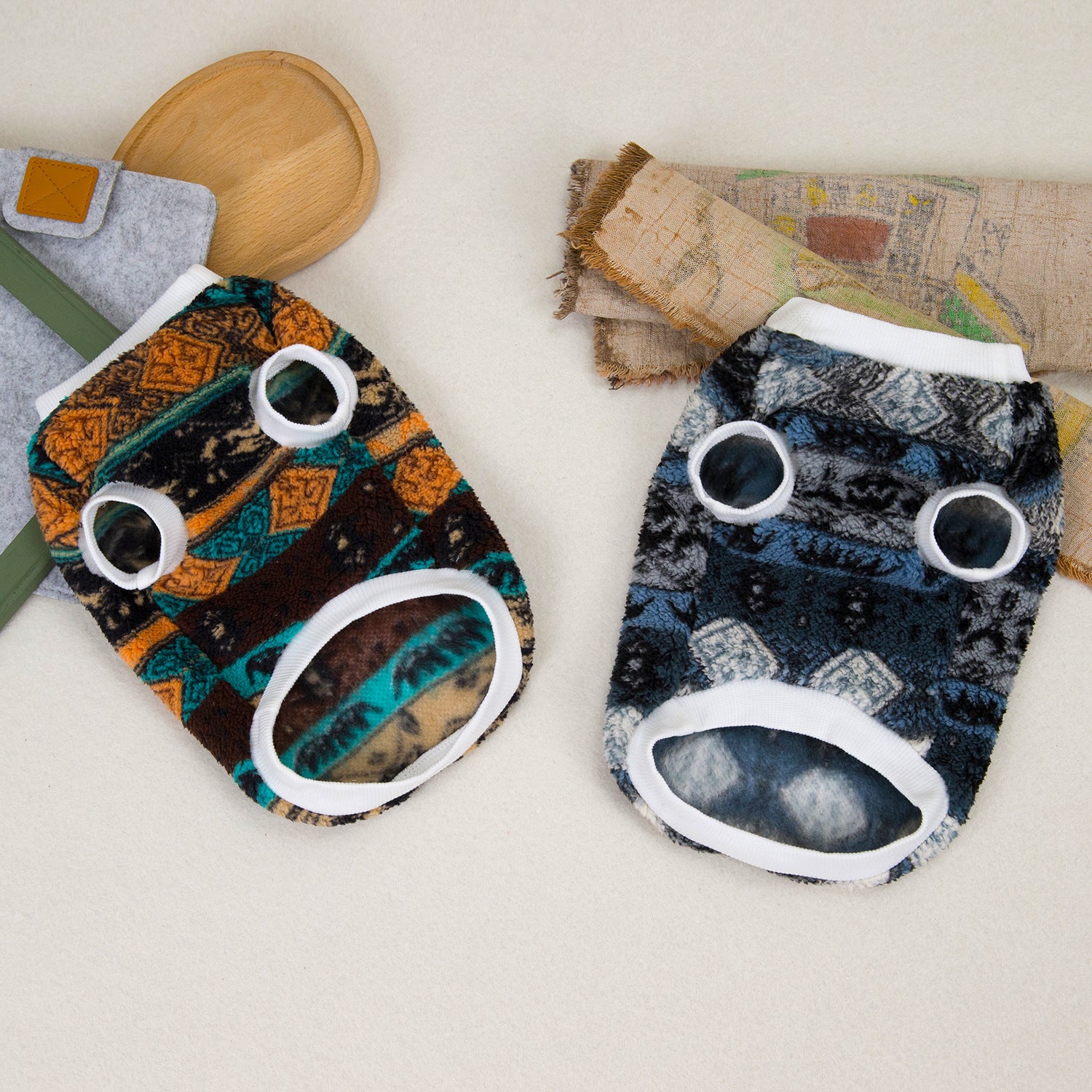 Pet dog clothes pet two-leg fleece pet dog clothing autumn and winter new 24 new Nordic style fleece