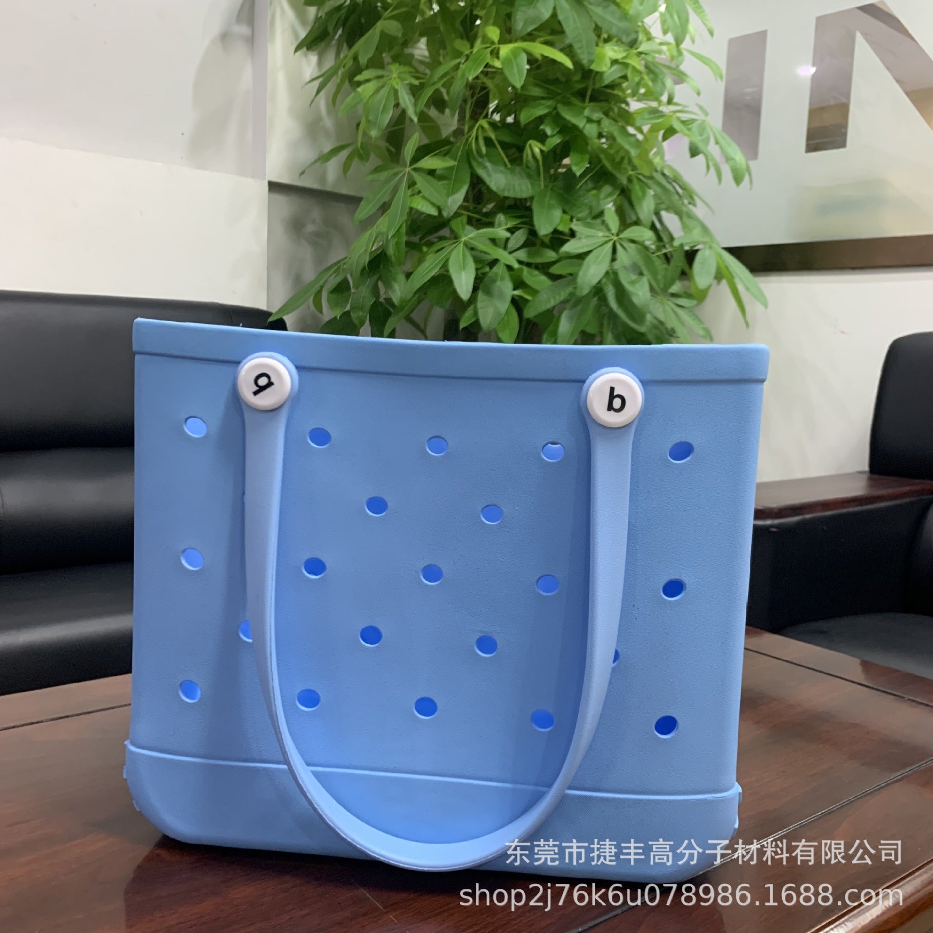 New supply EVA beach bag European and American fashion portable women's hole bag printed pet storage handbag