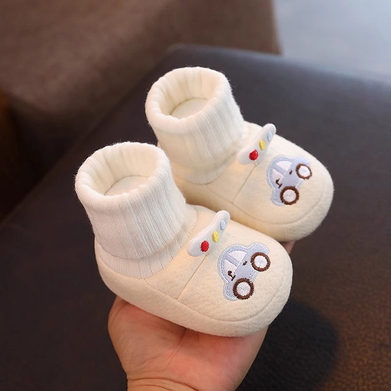 Autumn and winter infant shoes plus velvet 0-1 year old baby soft sole non-falling cotton shoes keep warm newborn full moon shoes and socks