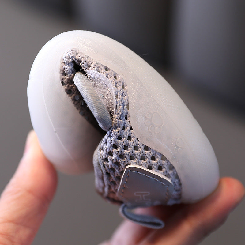 One piece of drop shipping for baby boy spring and summer mesh shoes with soft sole and breathable closed toe baby toddler shoes with Velcro for girls sports shoes