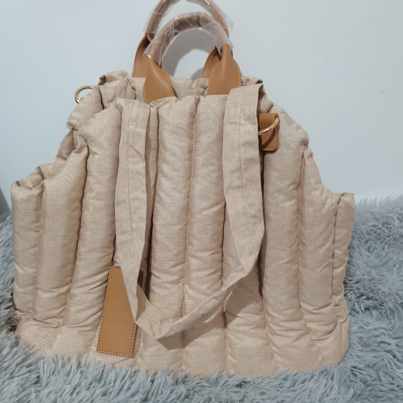 Factory spot direct supply cotton pet bag ultra-light waterproof pet handbag dog warm and portable in winter