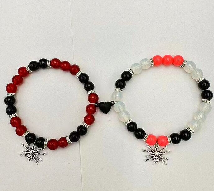 Cross-border hot selling Halloween spider love magnetic attraction bracelet beaded elastic adjustable couple holiday bracelet