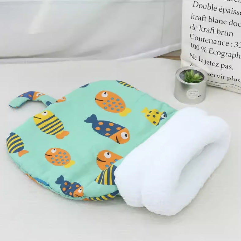 Cat sleeping bag pet tunnel cat bed net celebrity semi-enclosed cat and dog quilt autumn and winter model drill hole warm cat quilt