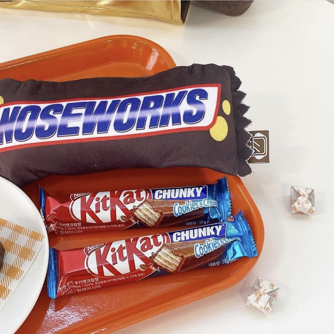 Korean new cute Tibetan food vocal slow eating plush pet toy Snickers small dog sniff bite pets