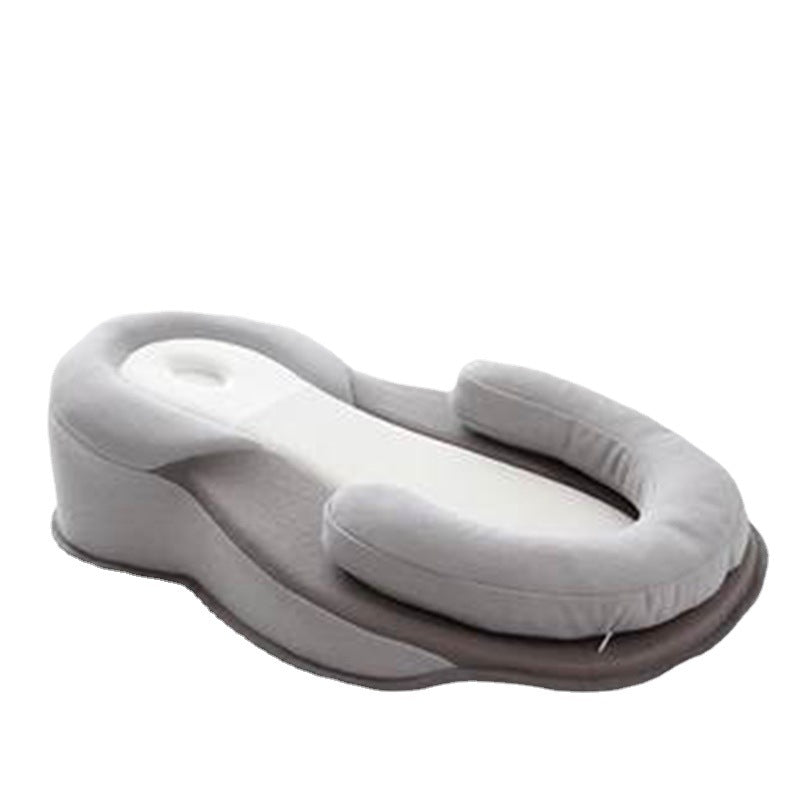 Yoyokids source manufacturer baby anti-vomiting slope pillow anti-deviation shaped pillow baby pillow foreign trade