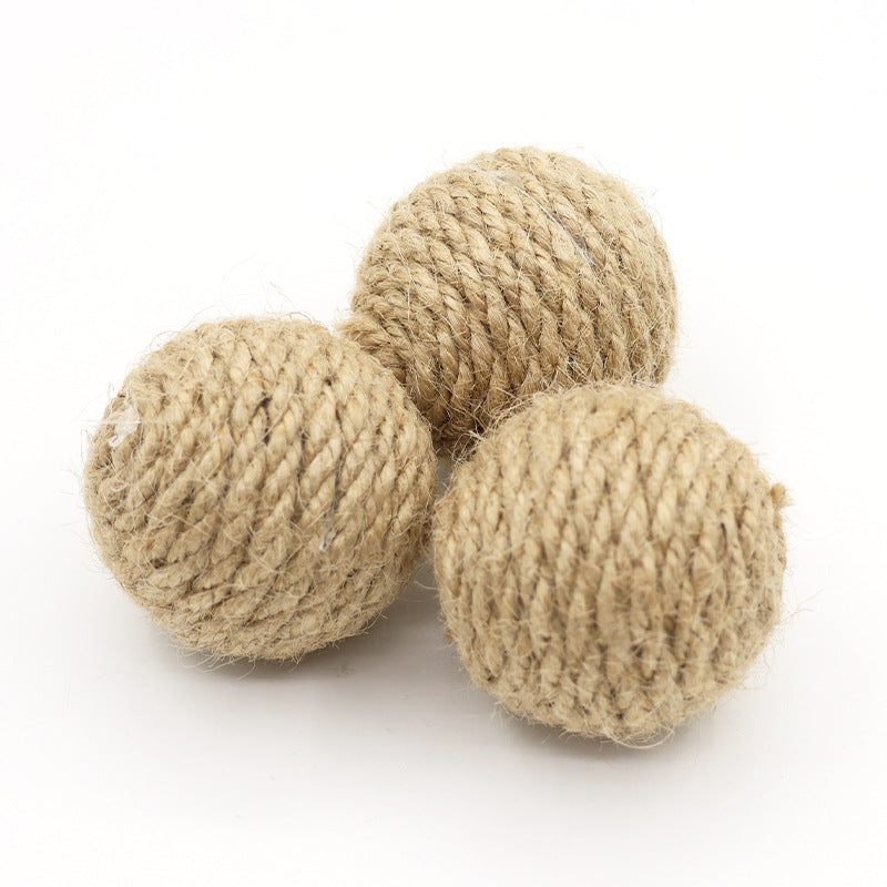 Pet hemp rope ball 4.5CM natural color woven hemp ball containing small sand and stone throwing toy hemp ball