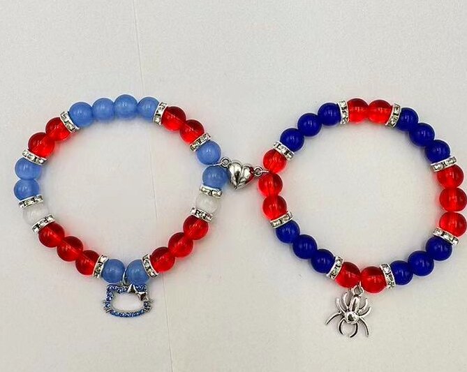 Cross-border hot selling Halloween spider love magnetic attraction bracelet beaded elastic adjustable couple holiday bracelet