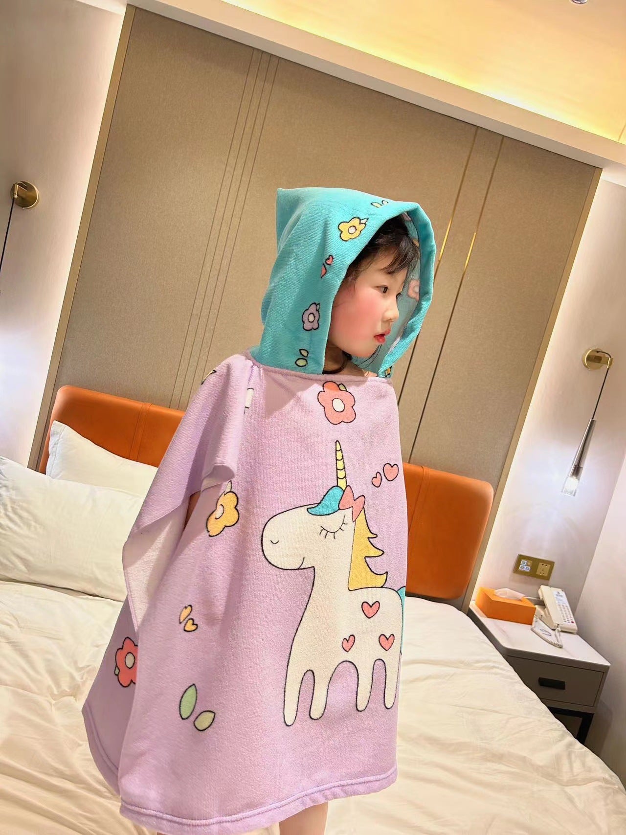 Cartoon Children's Bath Towel Cape Wearable Hooded Cape Baby Bath Absorbent Quick-Drying Beach Towel Bathrobe Towel