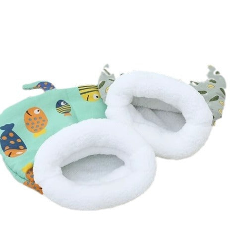 Cat sleeping bag pet tunnel cat bed net celebrity semi-enclosed cat and dog quilt autumn and winter model drill hole warm cat quilt