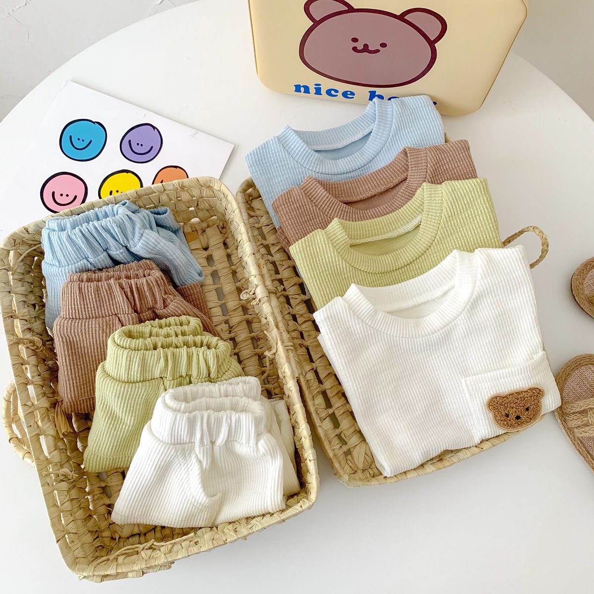 Summer Korean version of small and medium-sized children's shorts and short-sleeved suits for boys and girls baby waffle bear casual thin two-piece suits