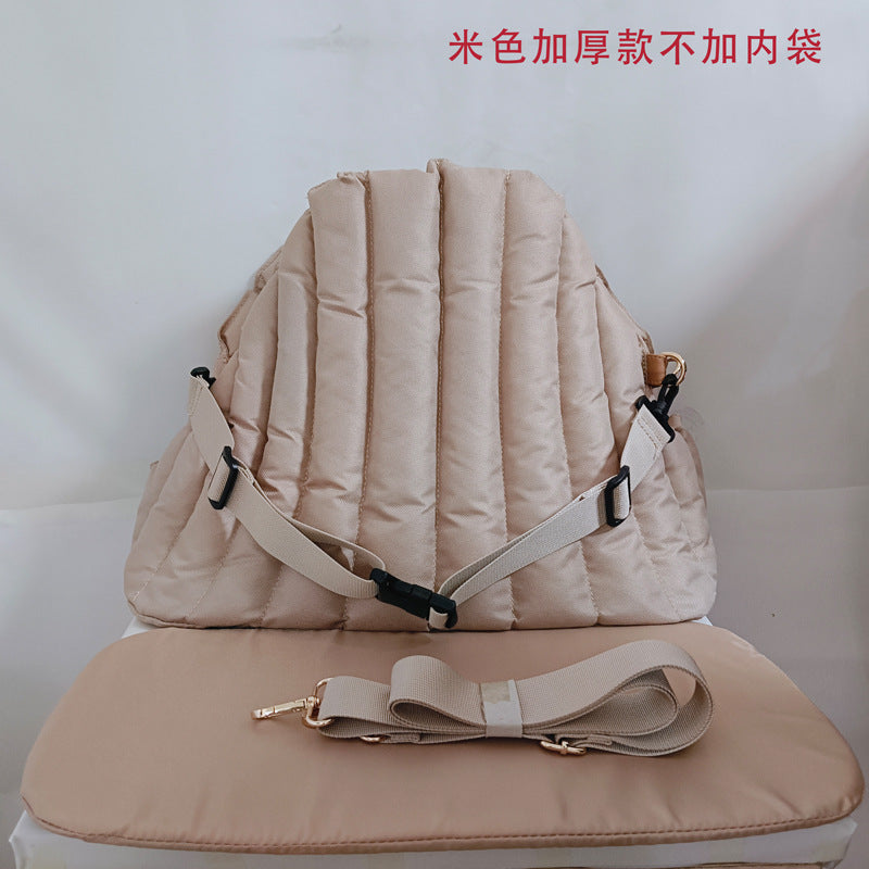 Cross-border pet bag, out-and-out bag, portable dog bag, cat bag, four-season universal manufacturer, spot wholesale, large-capacity pet bag