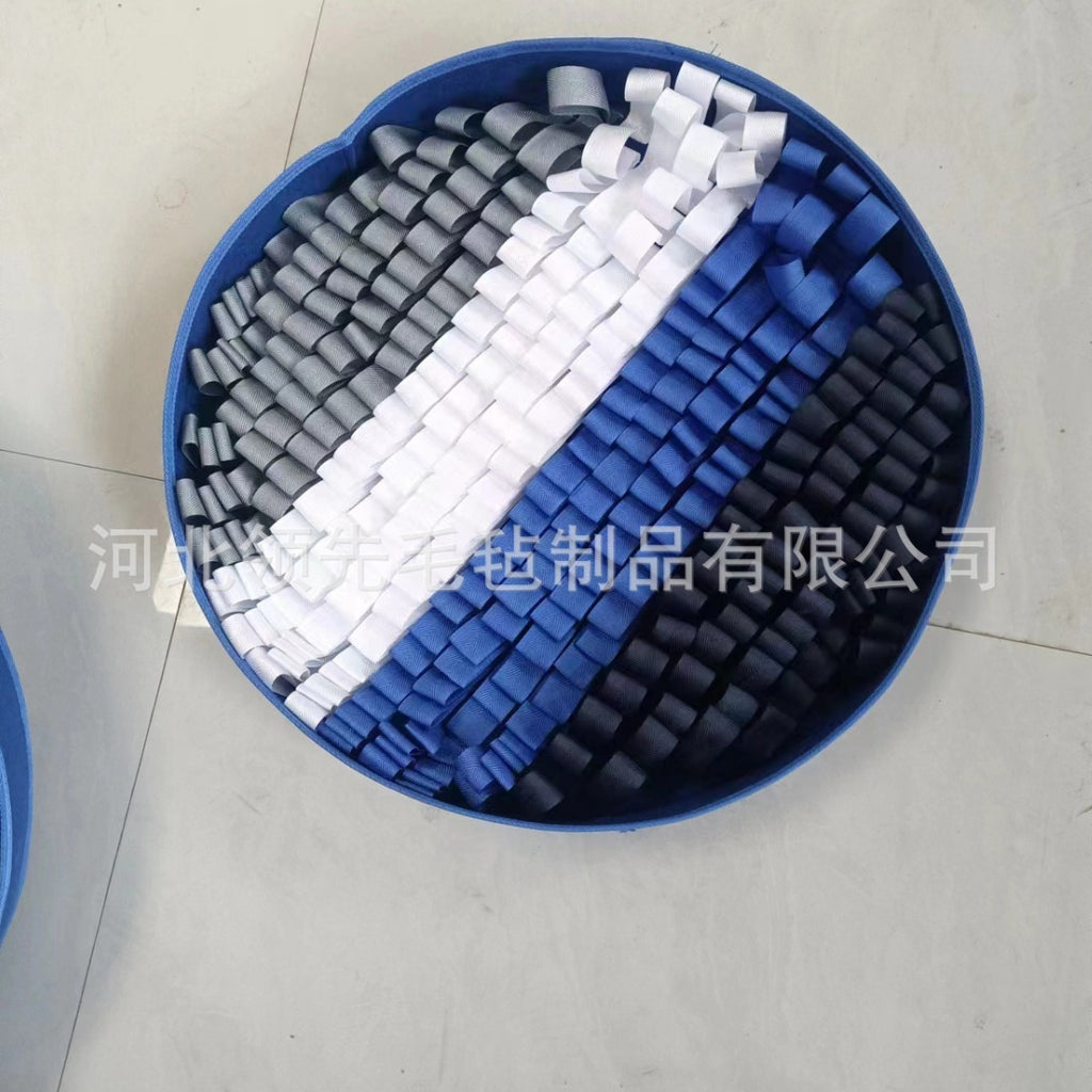 Large pet dog sniffing toy pad cat and dog sniffing pad washable fun food hiding puzzle slow eating pad