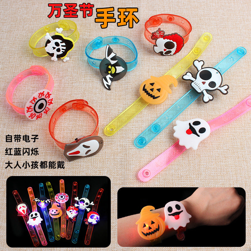 Cross-border Amazon Halloween glow necklace finger gyroscope LED flash pumpkin luminous ghost head pendant toy