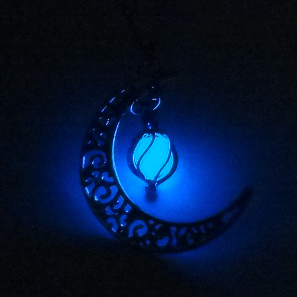 European and American luminous simple accessories, a variety of popular fashionable and versatile luminous hollow necklaces, women's Halloween accessories