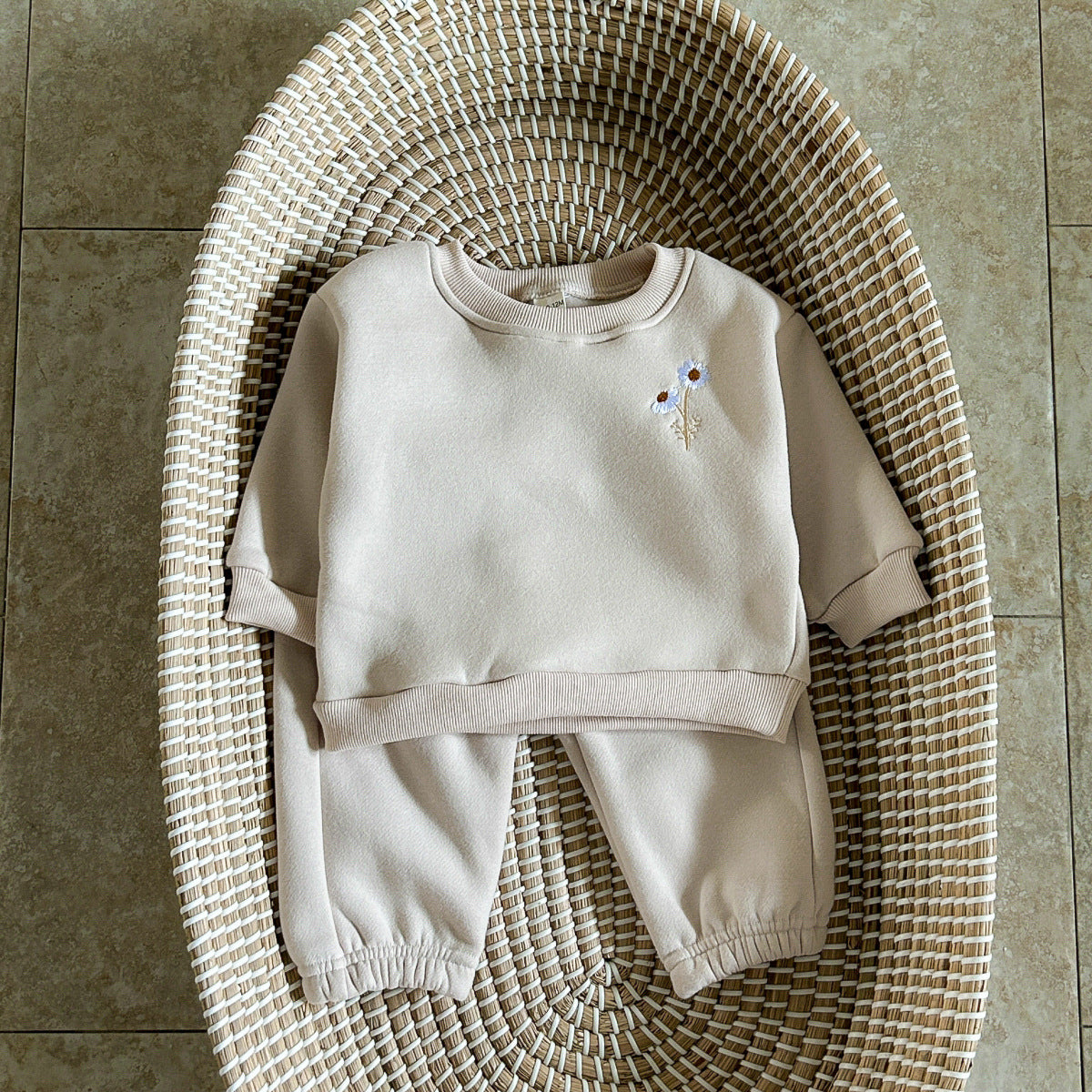 INS Korean version of the winter newborn floral embroidery plus velvet long-sleeved two-piece children's baby round neck sweater suit