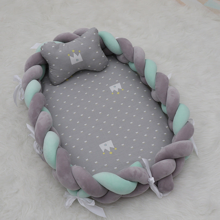 Newborn baby crib mid-bed sleeping coaxing artifact anti-choking milk anti-startling sleeping nest detachable sleeping pad soothing anti-pressure