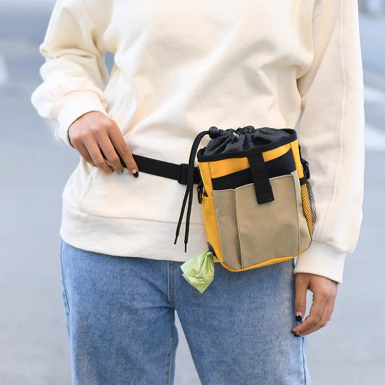 New pet feeding bag outdoor convenient dog snack bag dog outdoor pet training bag snack bag