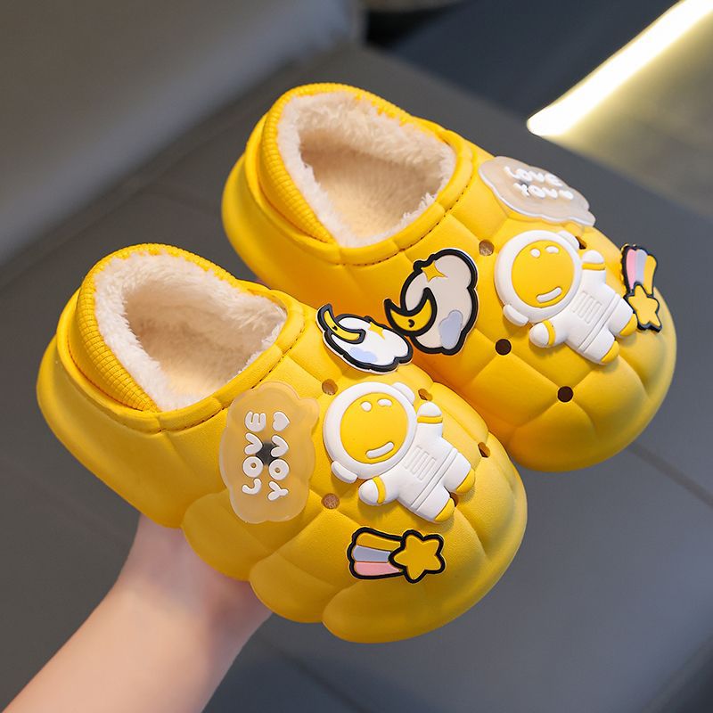 Winter children's cotton slippers for boys and girls, non-slip, warm and velvet home bags, baby outer wear, children's furry cotton shoes