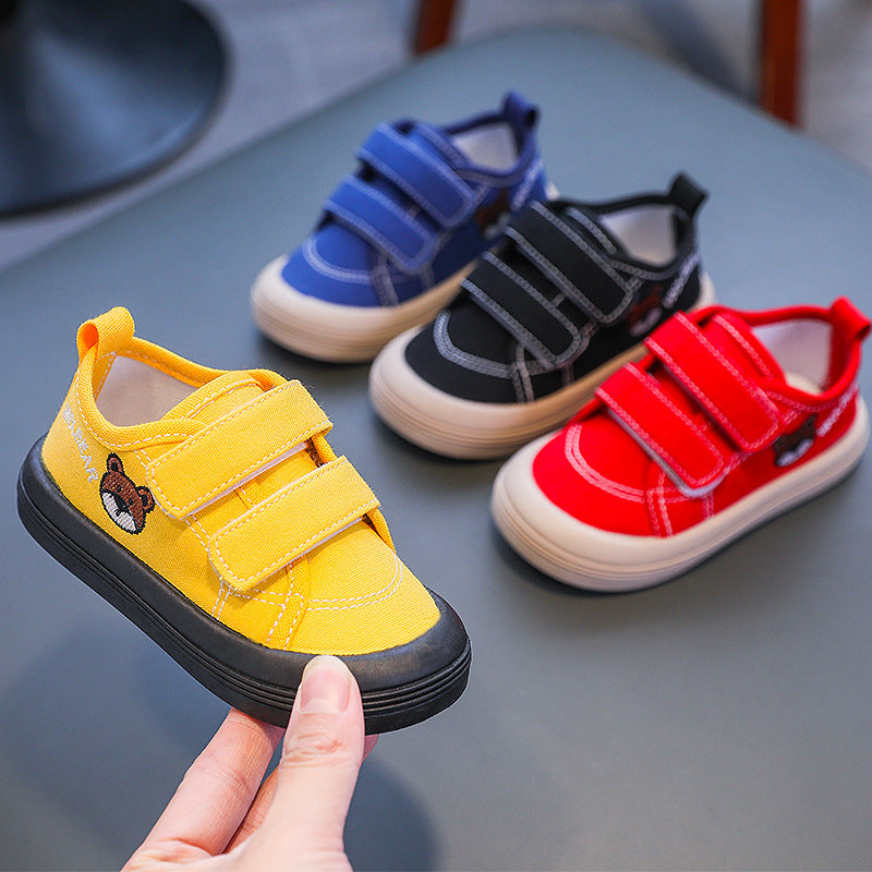 Children's shoes wholesale children's canvas shoes girls' skate shoes small and medium children's Velcro male baby kindergarten soft-soled indoor shoes