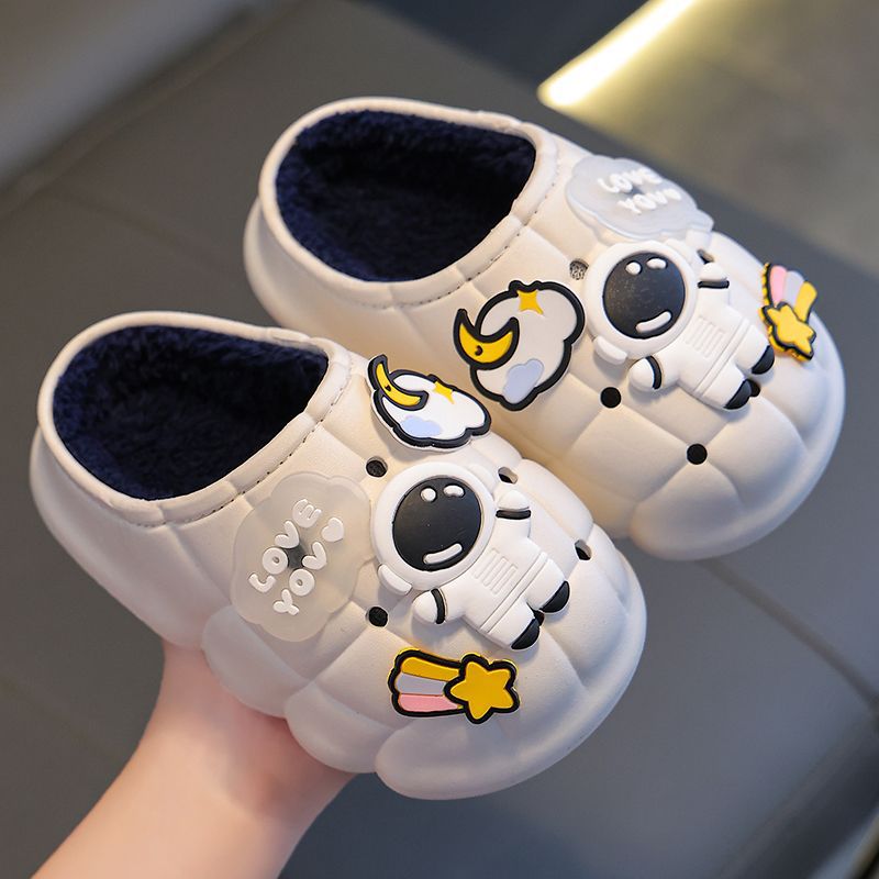 Winter children's cotton slippers for boys and girls, non-slip, warm and velvet home bags, baby outer wear, children's furry cotton shoes