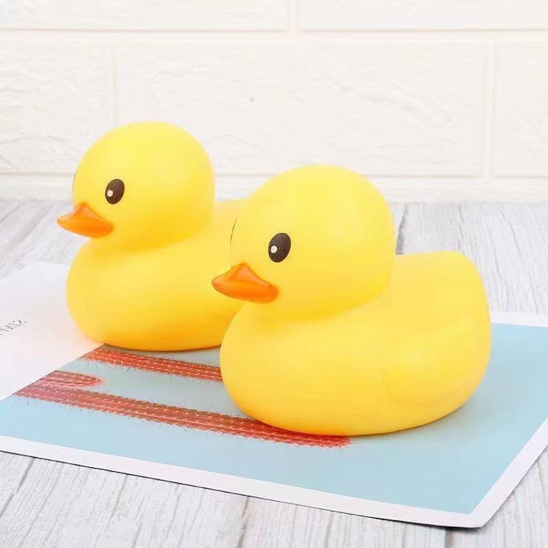 Douyin hot selling children's bathroom water swimming little penguin crab chain cool swim baby bath water toys