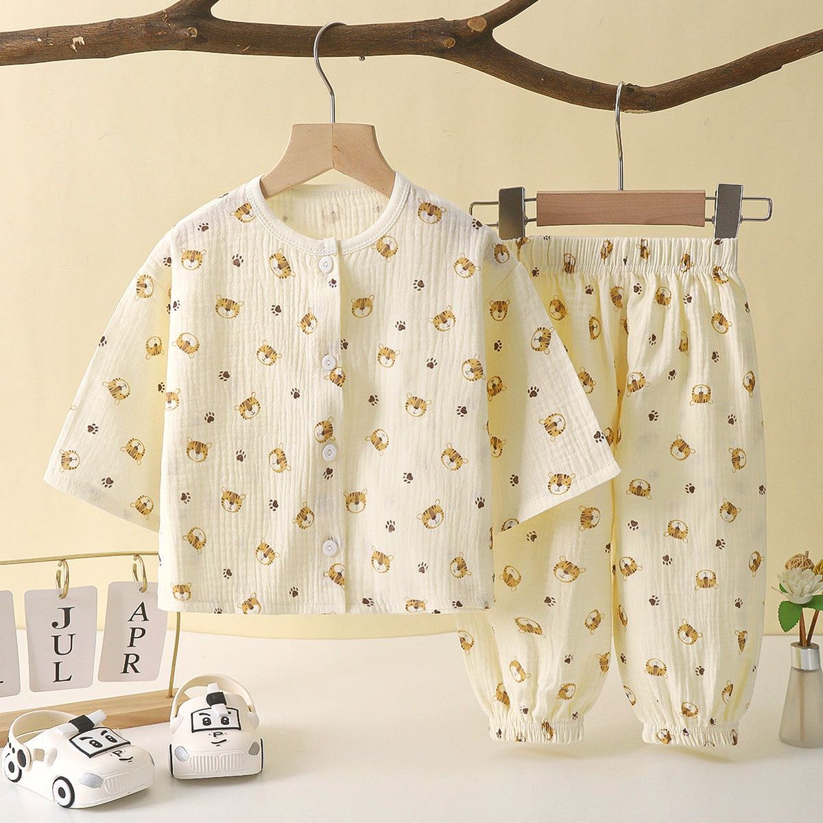Children's thin double-layer cotton gauze boy's pajamas summer girl's home clothes boy's baby long-sleeved bloomers suit
