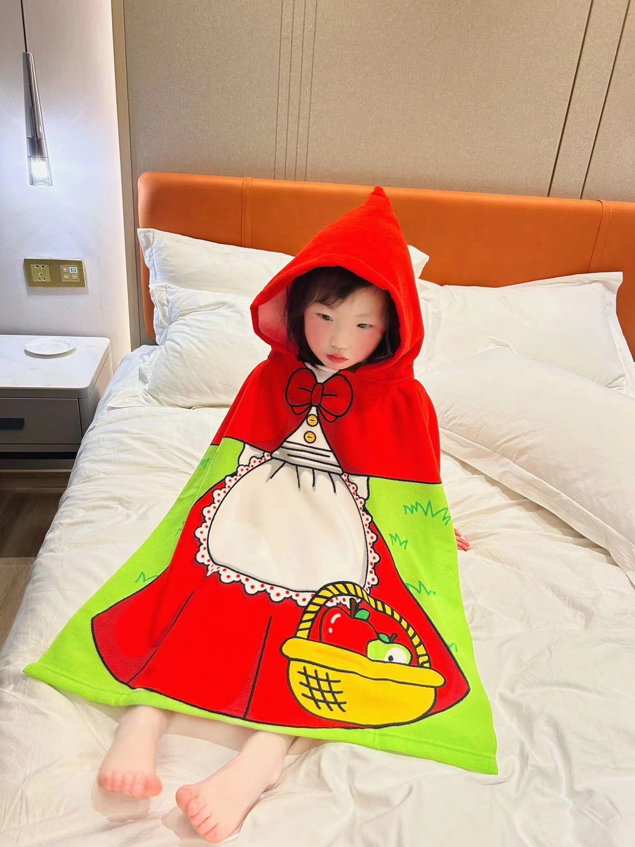 Cartoon Children's Bath Towel Cape Wearable Hooded Cape Baby Bath Absorbent Quick-Drying Beach Towel Bathrobe Towel