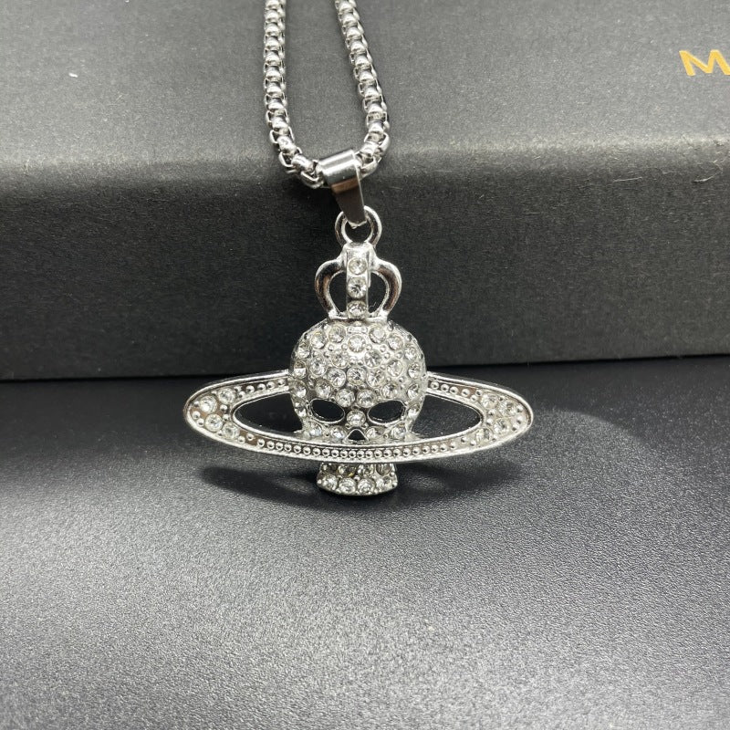 Retro Hip Hop Skull Titanium Steel Necklace Men and Women Domineering Skull Pendant Necklace Halloween Dress Up Gift Pendant