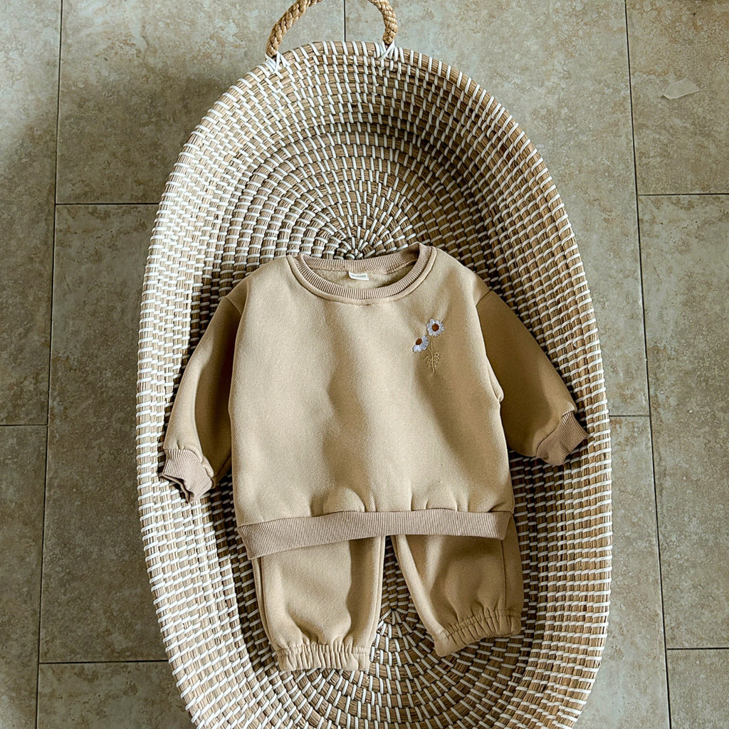 INS Korean version of the winter newborn floral embroidery plus velvet long-sleeved two-piece children's baby round neck sweater suit