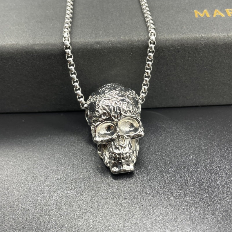 Retro Hip Hop Skull Titanium Steel Necklace Men and Women Domineering Skull Pendant Necklace Halloween Dress Up Gift Pendant
