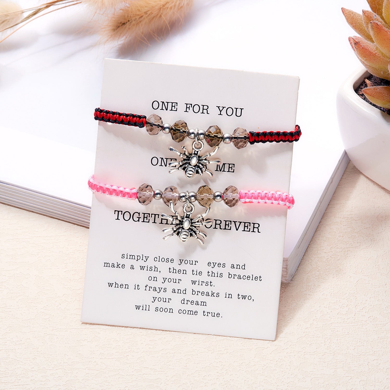 Cross-border new Halloween jewelry personality creative spider heart magnetic couple bracelet elastic beaded jewelry for women