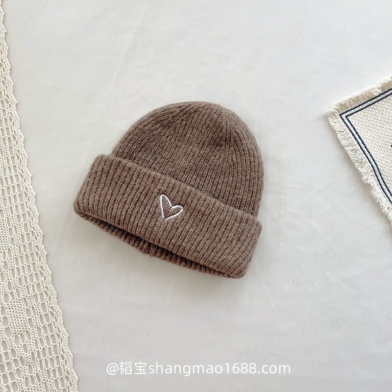 Autumn and winter new love embroidery solid color children's wool hat baby versatile knitted hat Korean version boys and girls suit trend