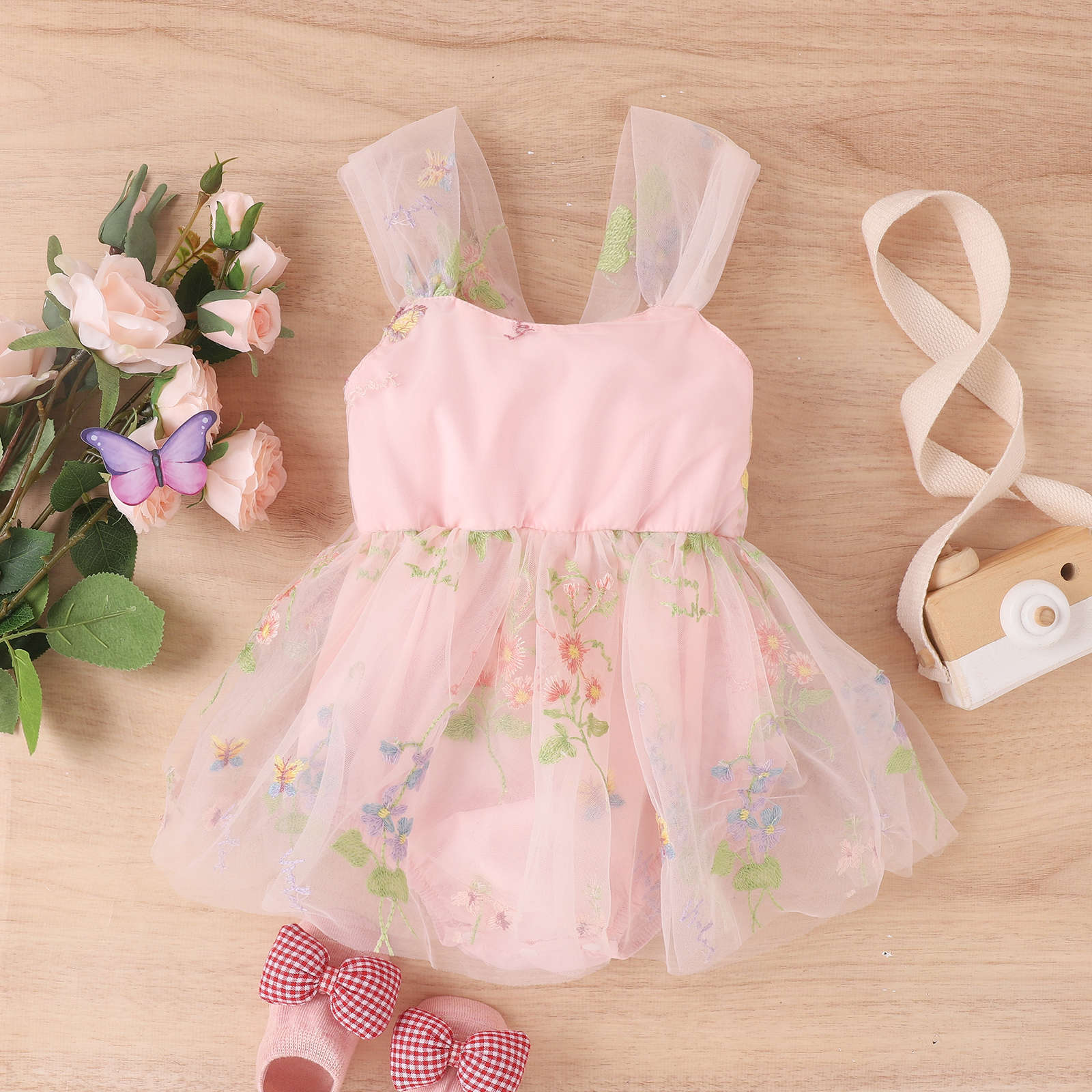 Baoxin children's clothing Korean version spring and summer girls baby sling embroidered flowers mesh princess can open crotch fart baby romper