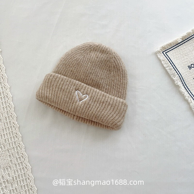 Autumn and winter new love embroidery solid color children's wool hat baby versatile knitted hat Korean version boys and girls suit trend