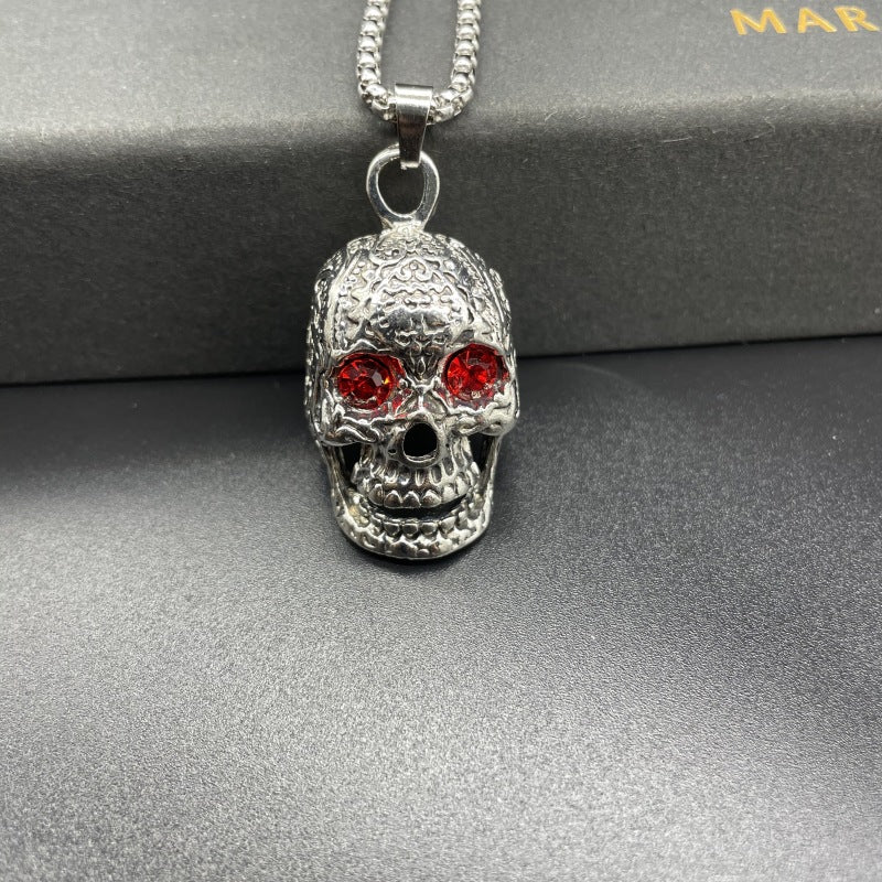 Retro Hip Hop Skull Titanium Steel Necklace Men and Women Domineering Skull Pendant Necklace Halloween Dress Up Gift Pendant