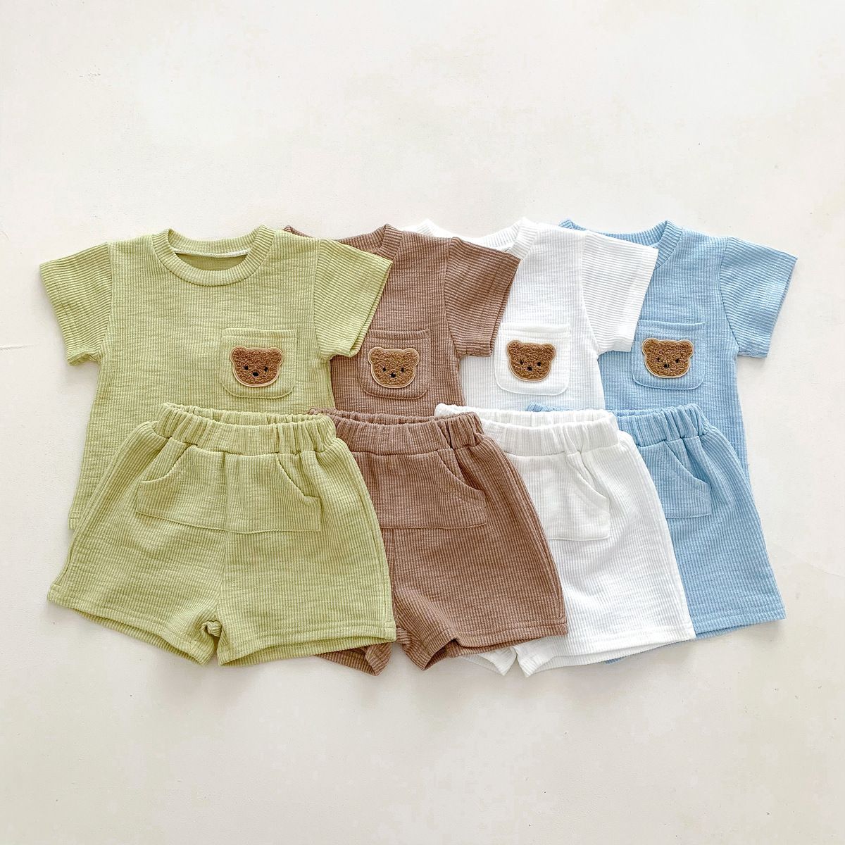 Summer Korean version of small and medium-sized children's shorts and short-sleeved suits for boys and girls baby waffle bear casual thin two-piece suits