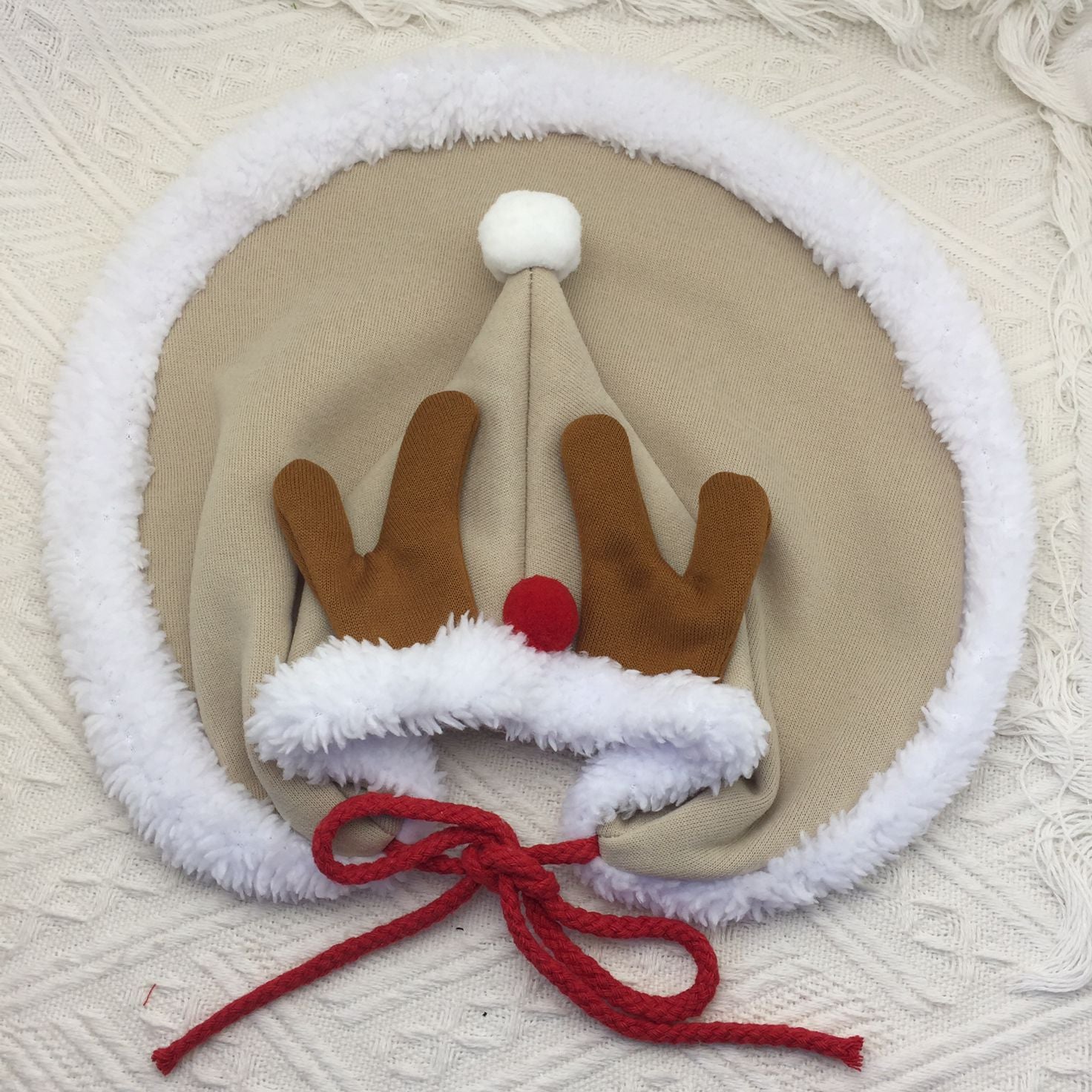 Cat New Year's Christmas clothes cloak cloak pet puppy hat Teddy bear elk Christmas tree autumn and winter